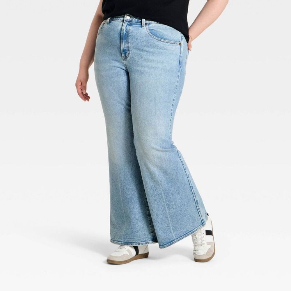 Women's High-Rise 70's Flare Jeans - Universal Thread Light Wash Blue 18